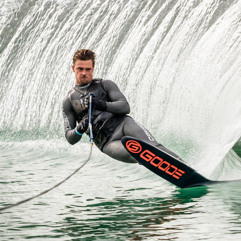 Man wears Titanium Pro Camaro wetsuit while waterskiing