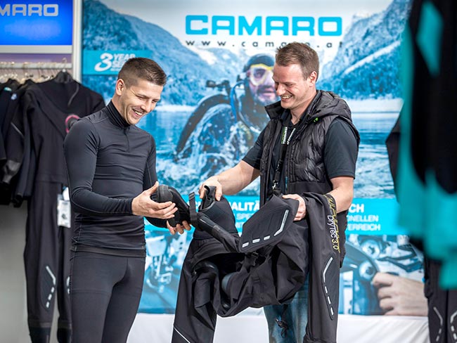 Camaro-Shopverkaeufer-web.jpg?ts=1713271992